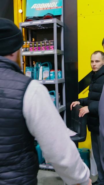 Грузовики Vklogistik от самого первого - Казбекович и его история