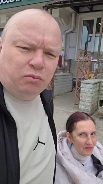 В городе по делам. Хотели поменять счётчик на газ...