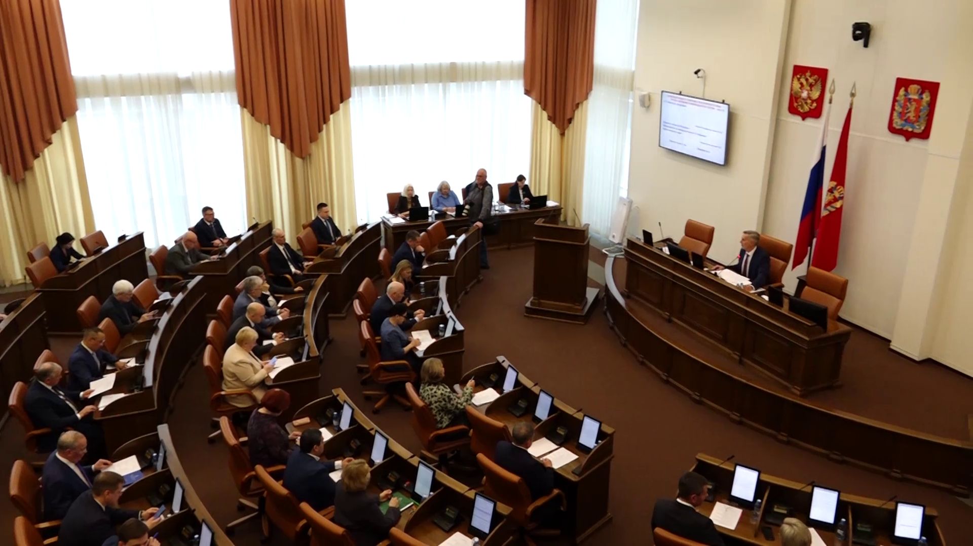 ДЕПУТАТЫ ЗАКСОБРАНИЯ НА СЕССИИ ЗАСЛУШАЛИ УПОЛНОМОЧЕННОГО ПО ПРАВАМ ЧЕЛОВЕКА