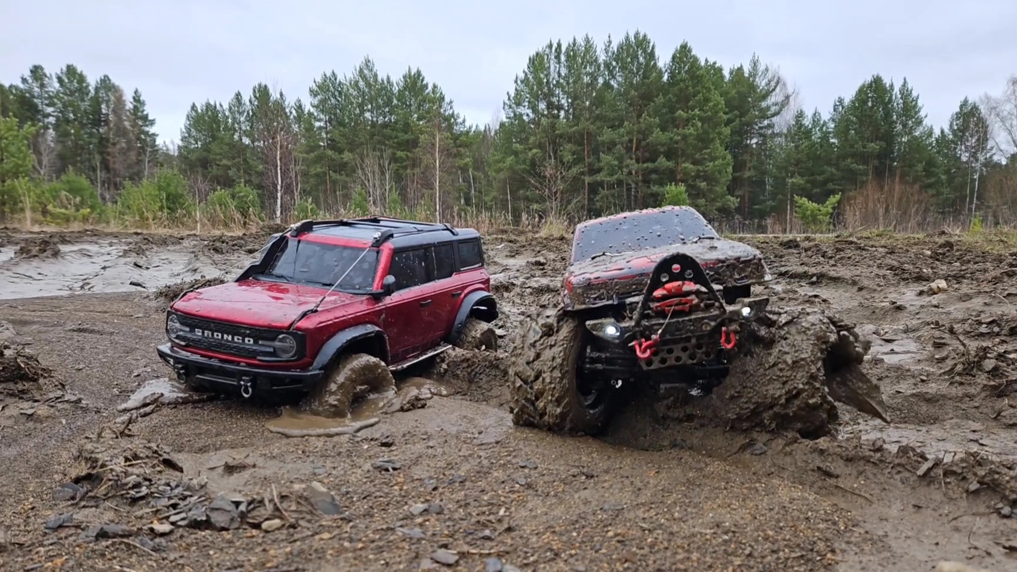 Застревают в грязи и все равно не останавливаются!