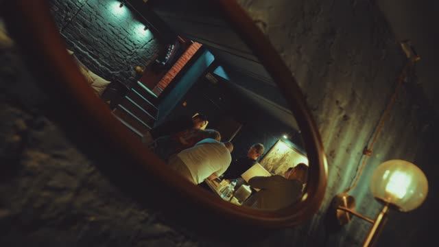 Иммерсивный спектакль с детективным расследованием (квест-спектакль) 