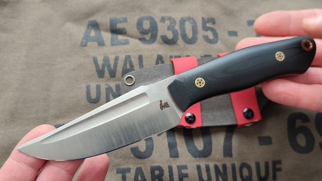 свободный нож из стали Vg10