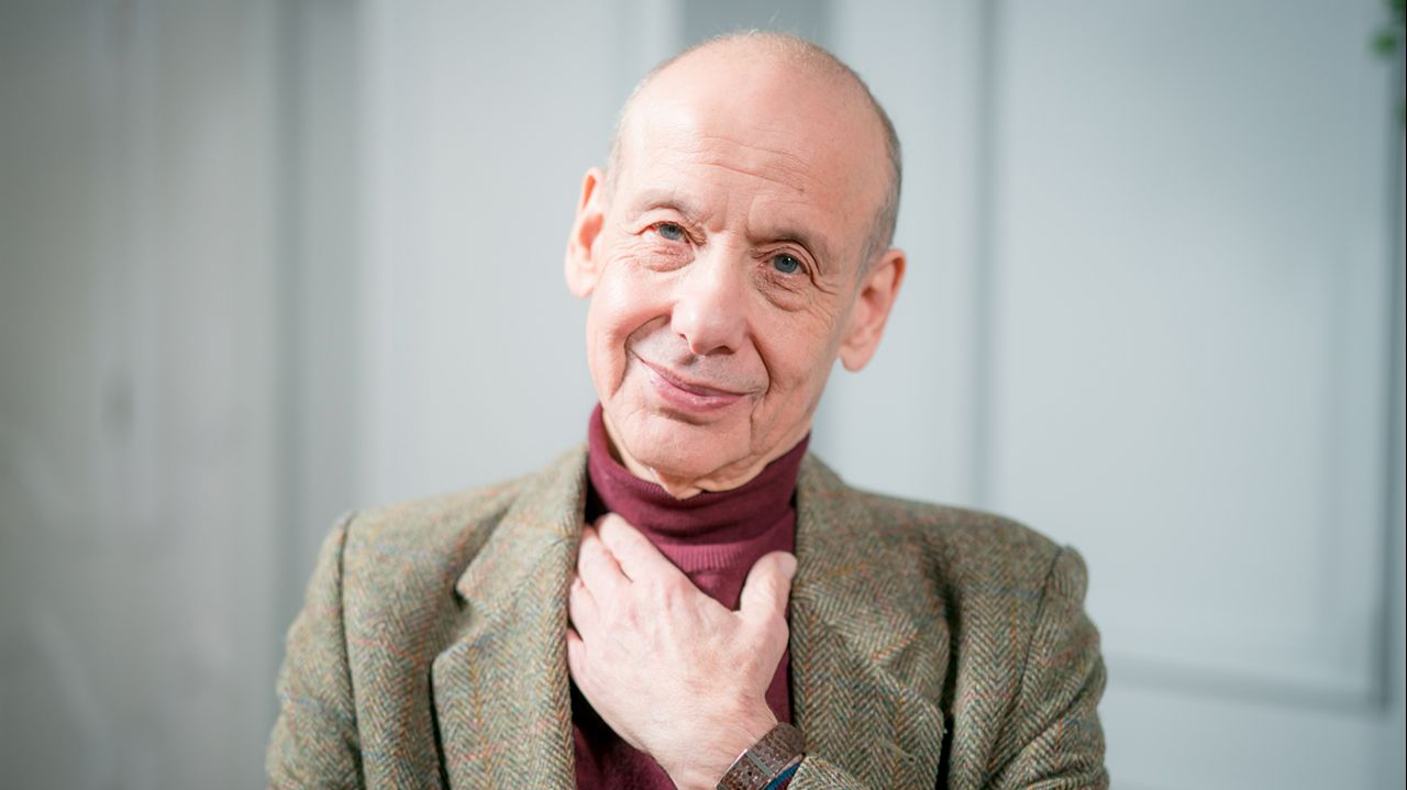 Александр Асмолов