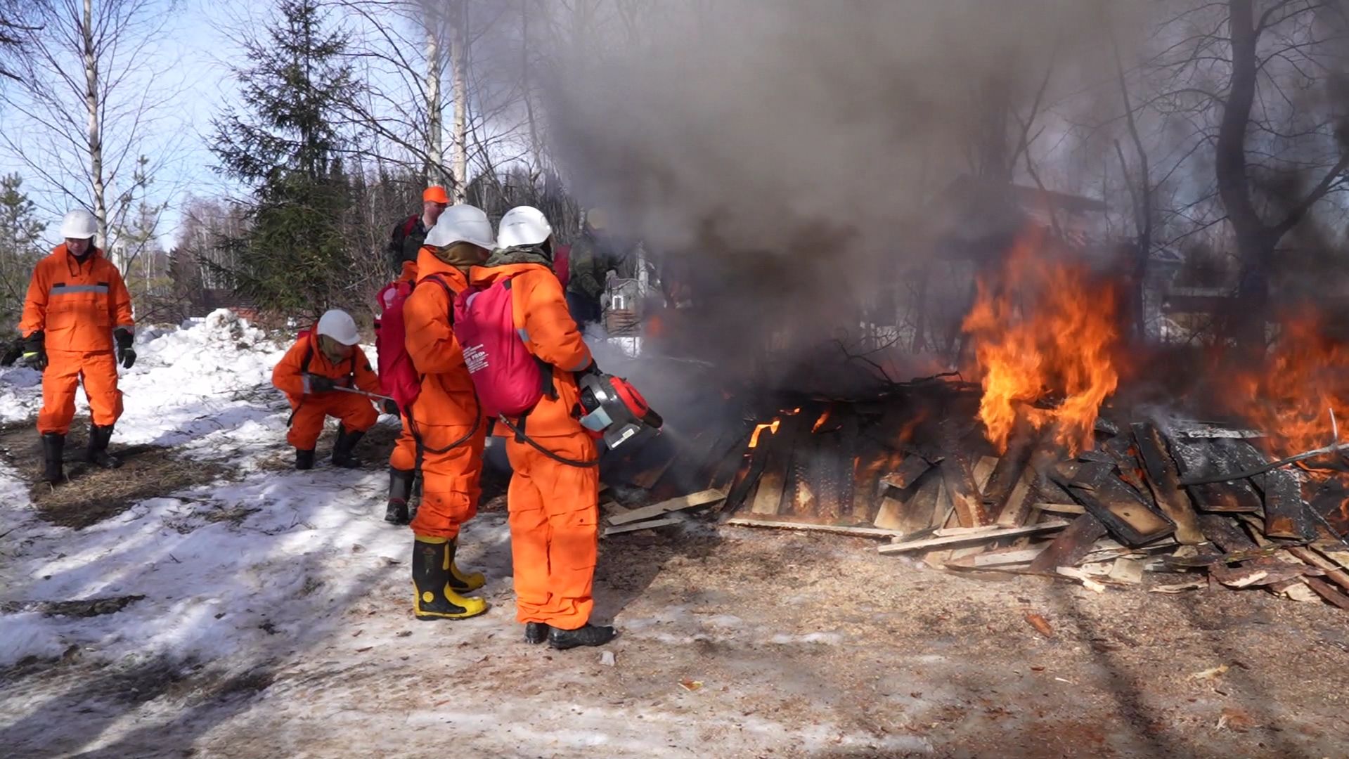 В Нягани провели учения по тушению природного пожара