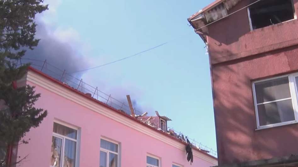 В Туапсе продолжают расчищать завалы после атаки БПЛА