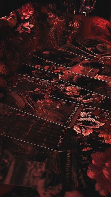 Кого выбрать? Ох уж эти треугольники 🤭 Но я обожаю их разбирать! 🖤 ТГК: Чернознатка @Chernoznatka