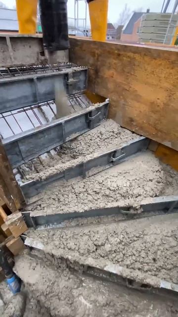 Впервые сталкиваюсь с подобным. Что здесь происходит?