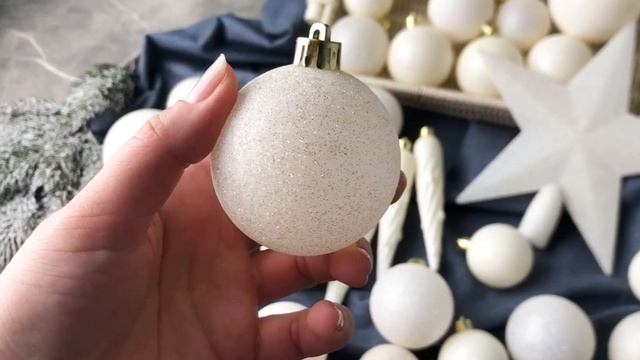 Набор однотонных елочных шаров и украшений НОВОГОДНИЙ, цвет: белая шерсть, упаковка 33 шт., 023377