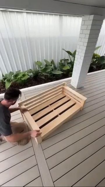 Качели для участка своими руками☀️

Это не только практичное, но и креативное решение