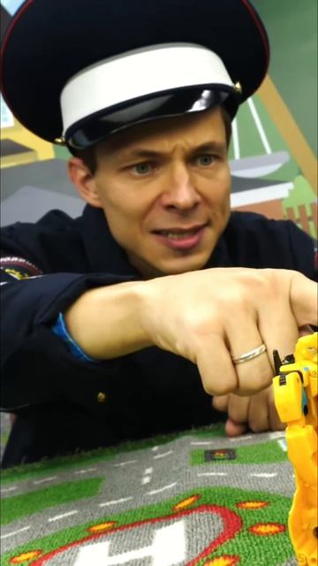 Из машины в робота — Бамблби готов драться!  #длядетей #трансформеры #игрушкидлядетей