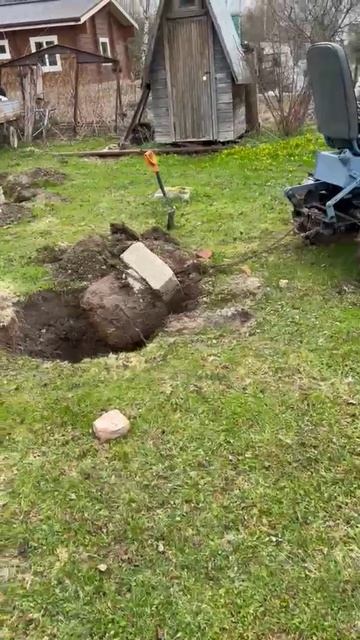 Демонтаж старого фундамента на самодельном тракторе.🤓💪🏻👍