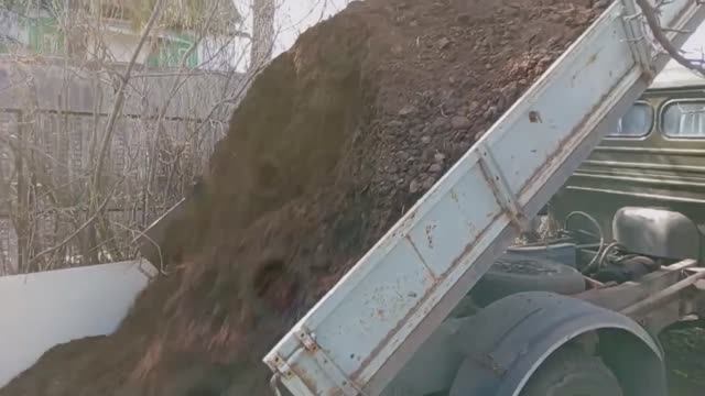 Вот она чудо техника- УАЗ   Самосвал!