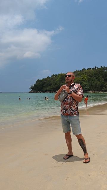 Пхукет пляж Ката 17 апреля. Актуальный курс валют