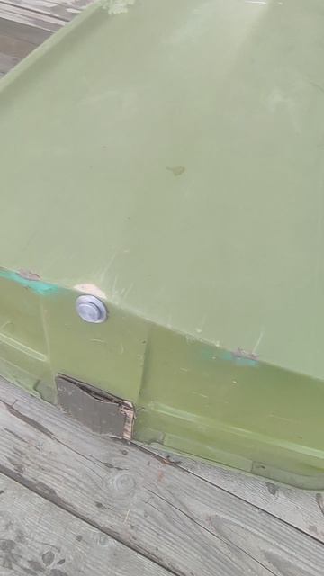 пластиковая лодка