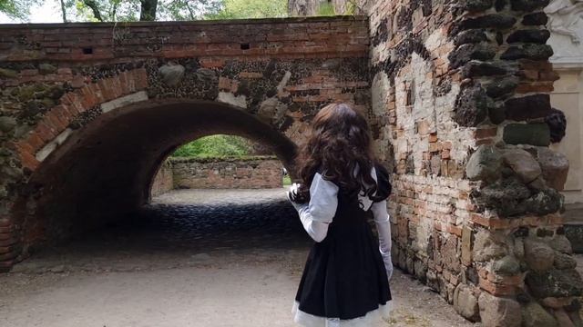 Walk In The Park With A Living Doll. #Kigurumi #Kigurumidoll #Kigurumimask