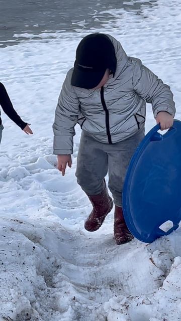 Лез вверх, упал больно! Ай-ай-ай 🤕❄️