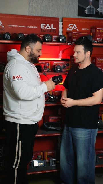 Как выглядят мужской диалог в глазах женщин...