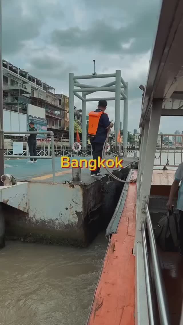 Речной трамвай в Бангкоке