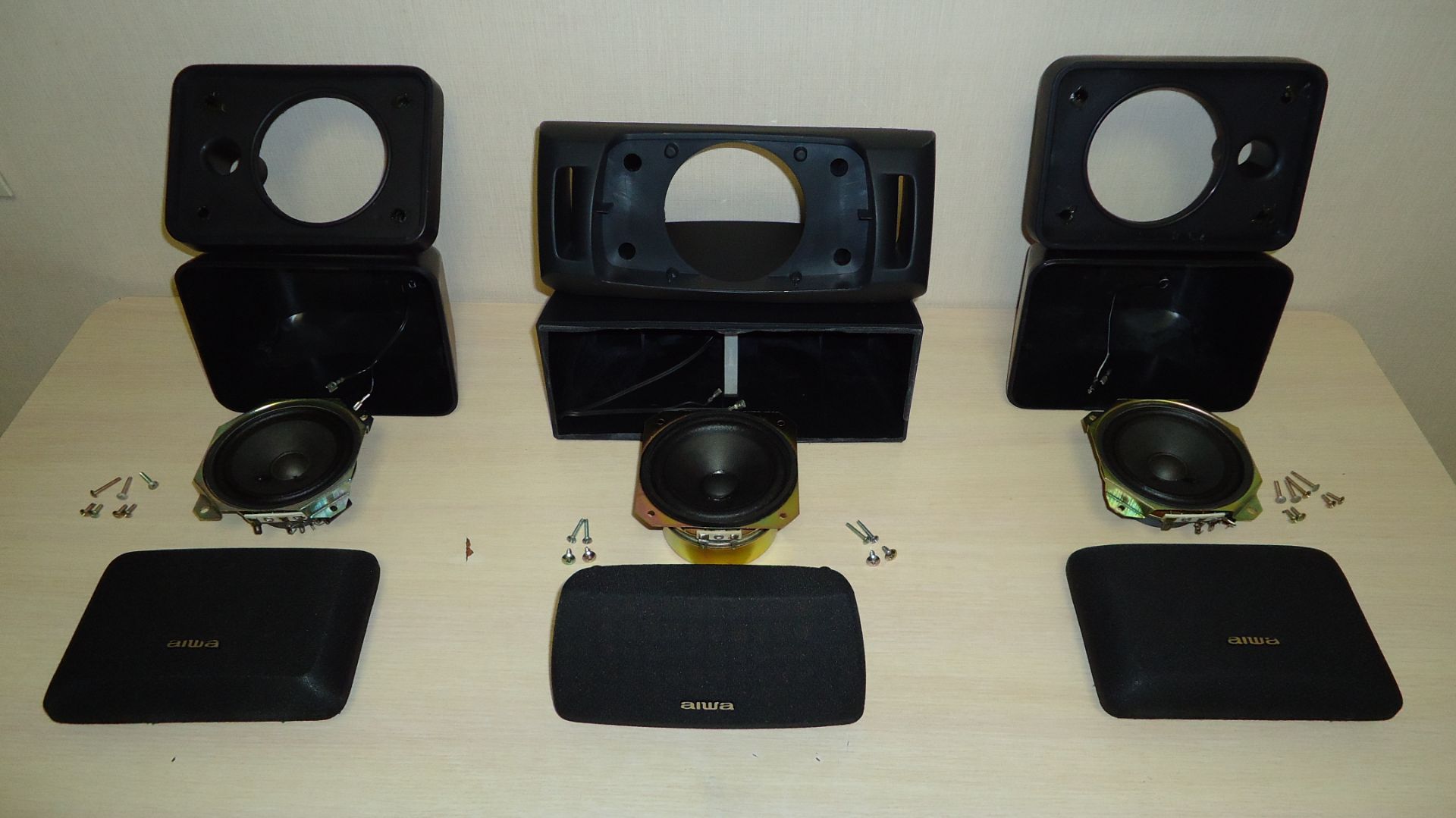 Тыловые колонки AIWA SX-R210 - Колонка центрального канала AIWA SX-C300