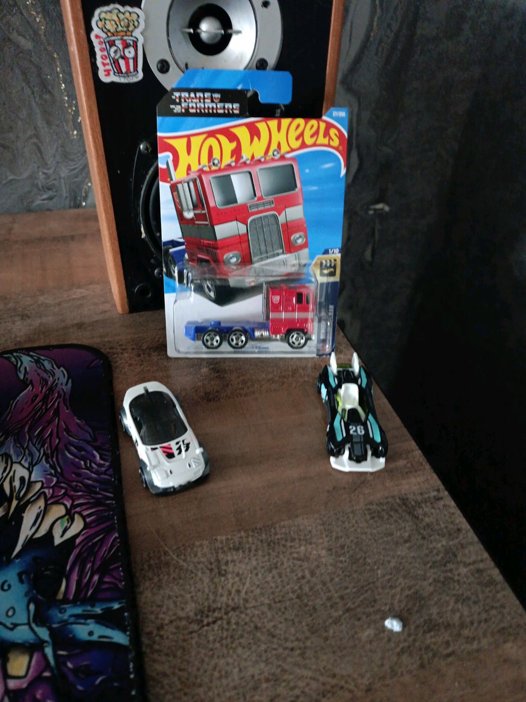 за мной следят