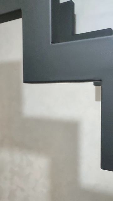 установили каркас лестницы, про ремонт #shorts