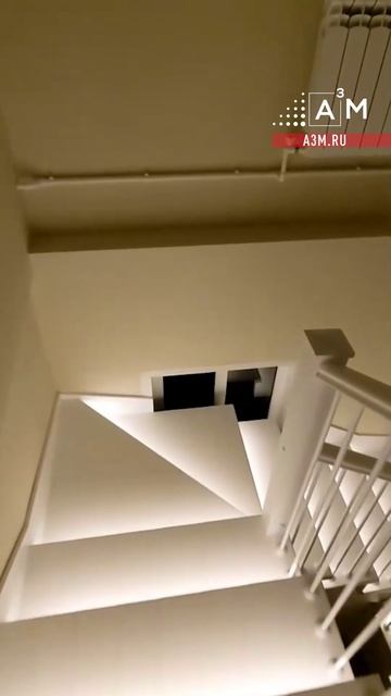 Подсветка лестницы A³M: честный отзыв и как выглядит в интерьере