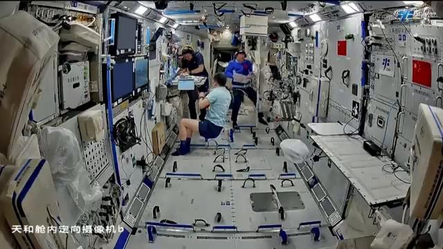 🛰Космонавты «Шэньчжоу-21» совершили сегодня третий выход в открытый космос