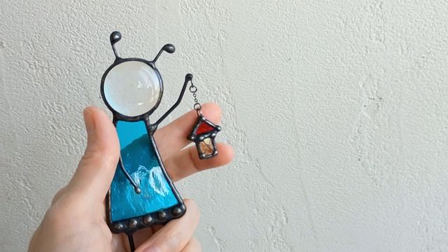 Хранитель с фонариком. Витраж в цветочный горшок