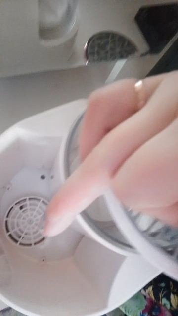 Аппарат для кистей, чищу кисти