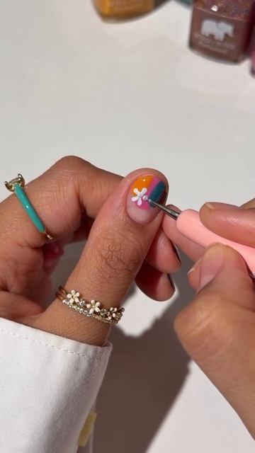 Как сделать маникюр «Дофаминовые цветы»