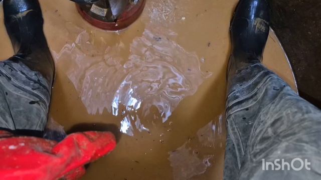 С. Синьково . Чистка колодца. Плывун рвёт шахту колодца. 89166141907 Podkapaev.ru