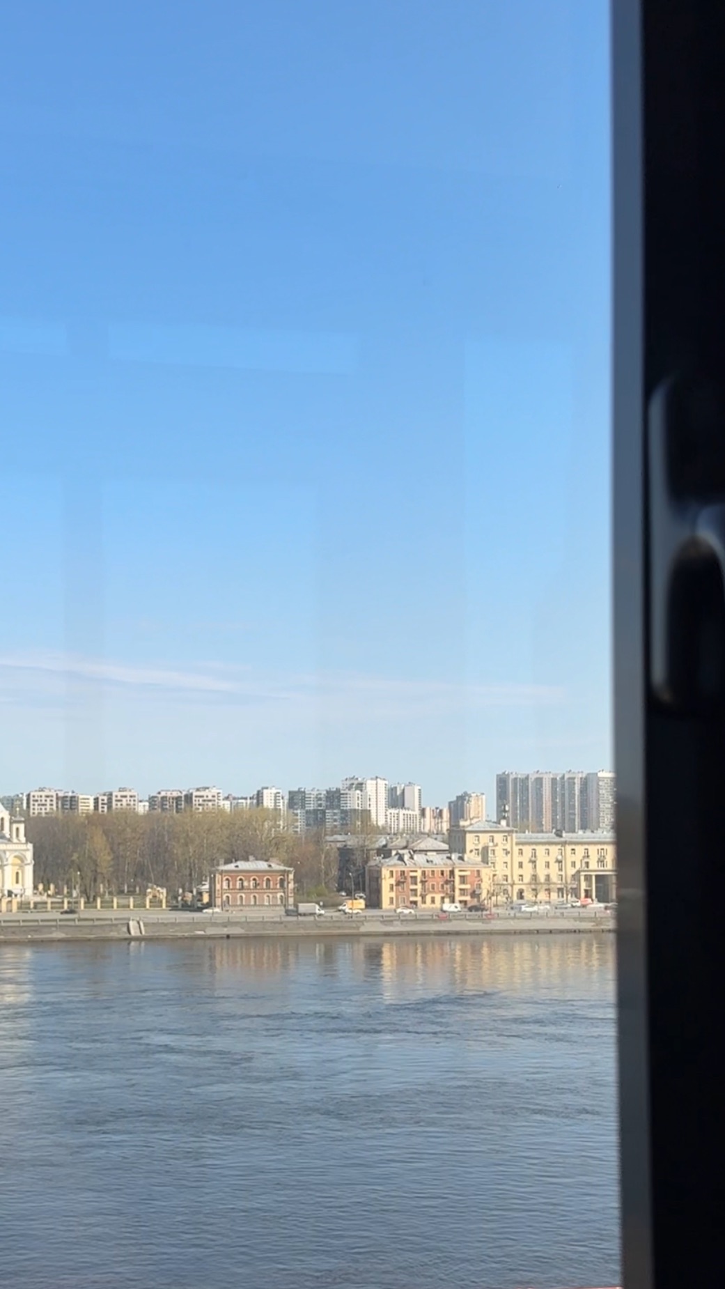 Просыпаться с видом на Неву