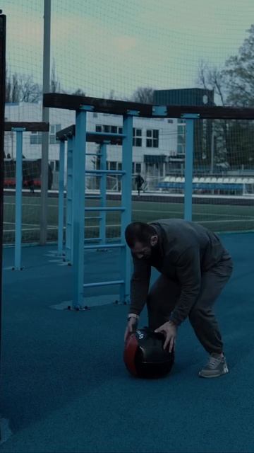 Dont Limit Yourself To The Gym, This Is A Workout Routine For Outdoor Use, Improving Your Body.mp4