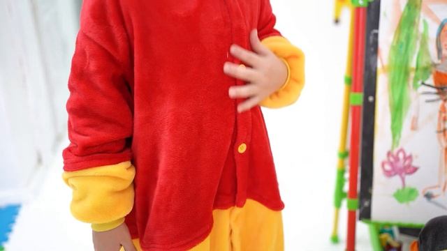 104 Ребеноку не дали планшет и он построил стену из воздушных шариков