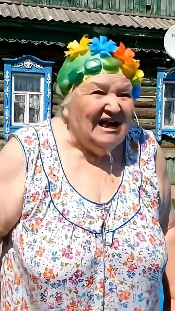 Подарили бассейн бабушке