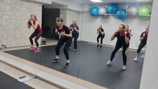 УТЯЖЕЛИТЕЛИ В РУКИ. ИНТЕНСИВ. А ПОТОМ В НОГИ😄🙌