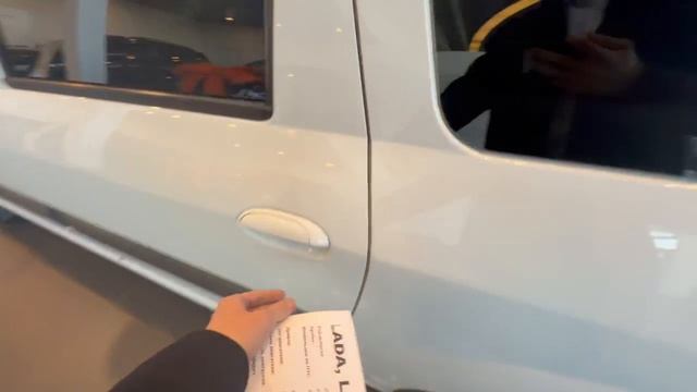 Lada (ВАЗ)/ Largus/ I/ Универсал 5 дв./ 1.6 MT (102 л.с.)/ Luxe (7 мест) (2015-2017)