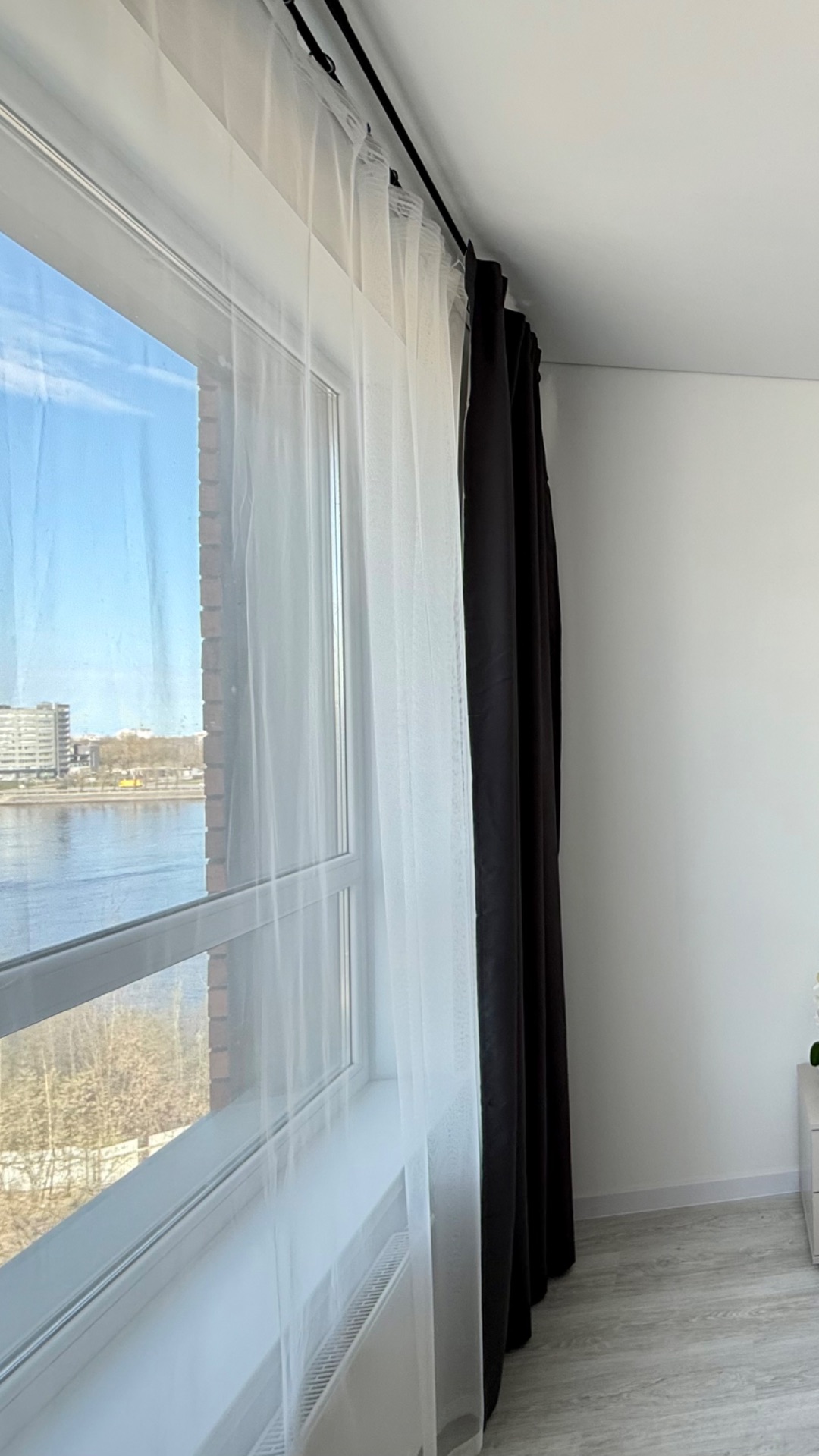 Романтичный вид на Неву