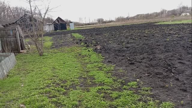 6 СОТОК, ПРОГУЛЯЛАСЬ по ОГОРОДУ. Разобрали полы в доме