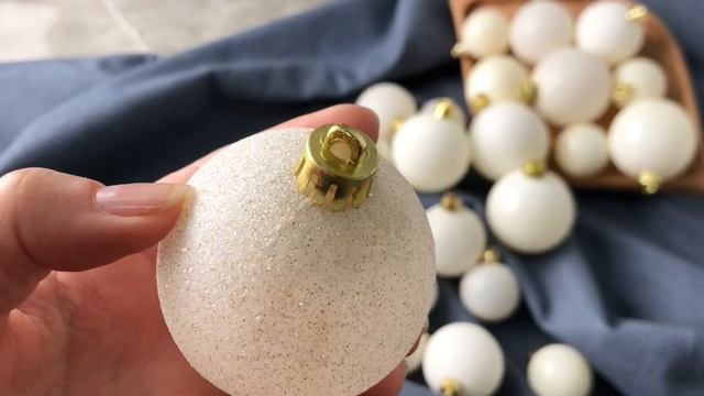 Набор пластиковых шаров Шинтилла  (матовые, глянцевые, глиттер), цвет: молочный, 40-60 мм, 022931