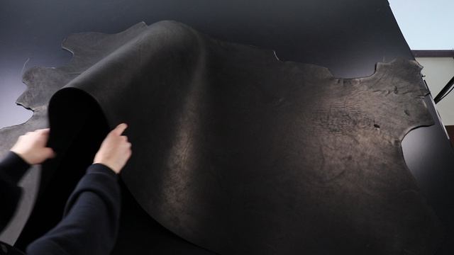 4,1-4,5 полукожа черная 164 дм² (КЛ)