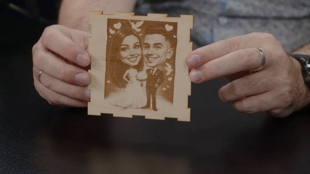 Гравировка портрета лазером: классный подарок по любому поводу