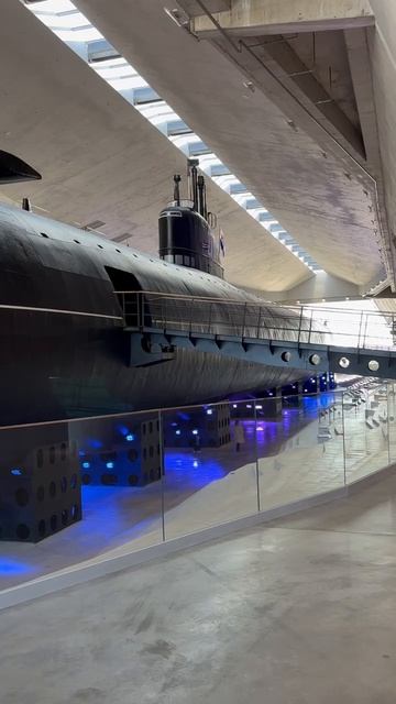 У атомной подводной лодки в Кронштадте