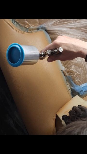 Покраска сиденья автомобиля Volvo CX90 по технологии LeTech