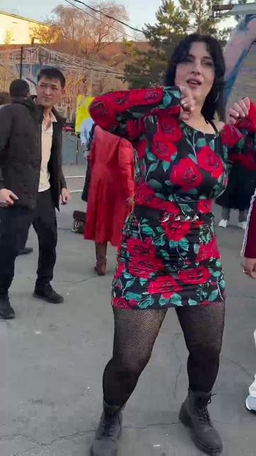 Кондитерки пышат.