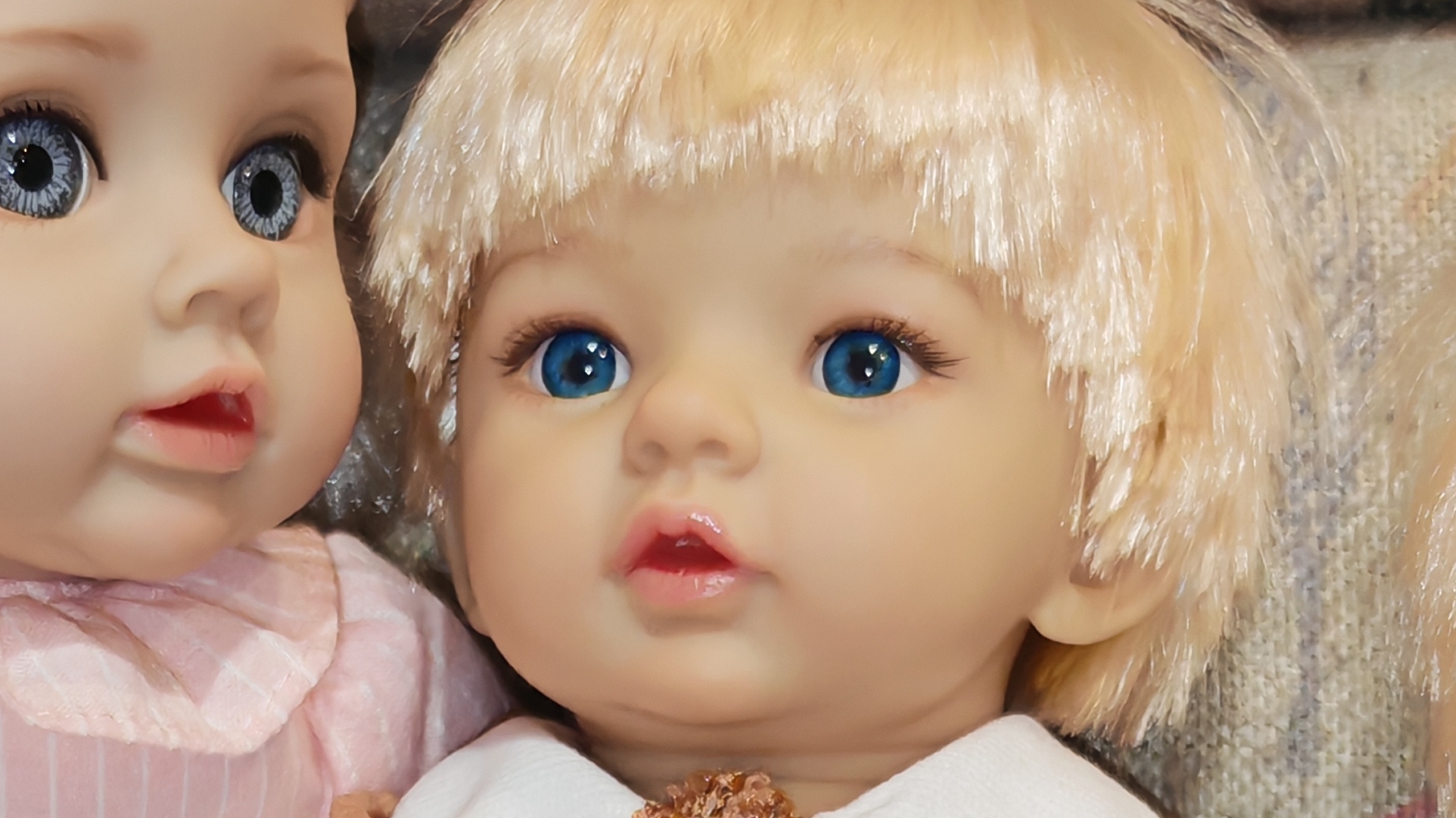 а у нас тут новый малышок, НЕ мягконабивное пупс 31 см ростом