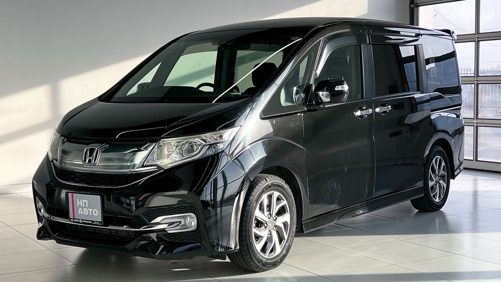 Продажа Honda Stepwgn 2016 год в Абакане  НП АВТО