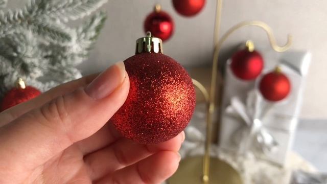 Набор пластиковых шаров Шинтилла  (матовые, глянцевые, глиттер), цвет: красный, 40-60 мм, 022902