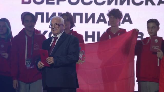 Медиавизитка учителя труда (технологии) МОУ СОШ № 16 Сахарова Андрея Адександровича