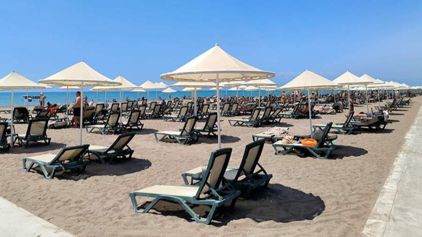 Турэксперт назвала топ безвизовых направлений для россиян летом